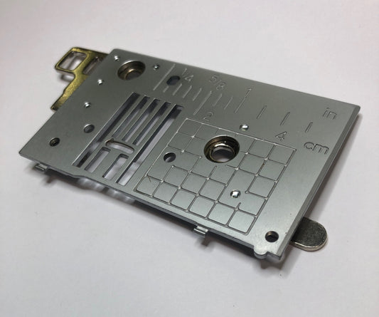 BROTHER SEWING MACHINE NEEDLE PLATE (XE6468101)