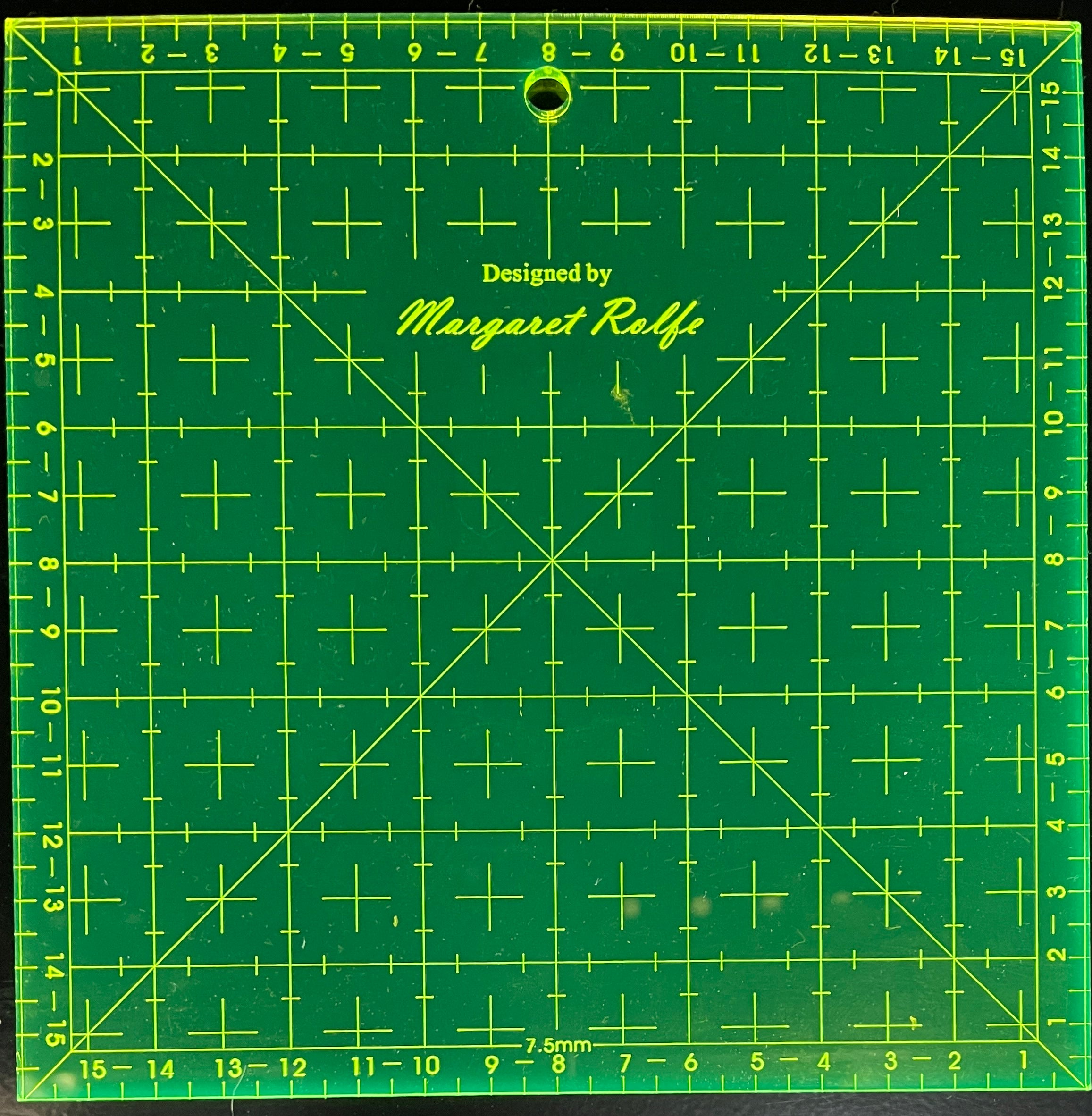 Ruler Template Metric Square - 160mm x 160mm – Future Tech Sewing